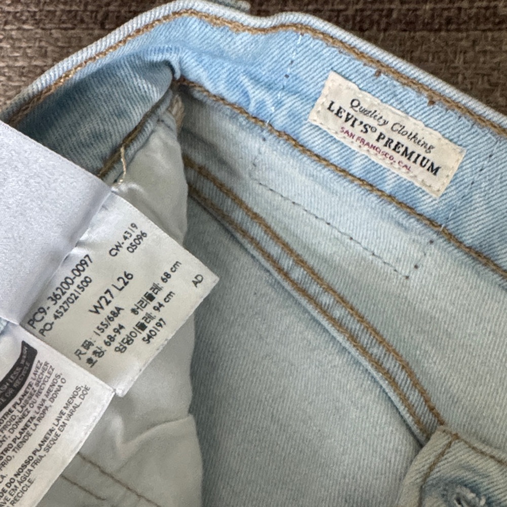 Light Blue Distressed Levi’s - Picture 4 of 4